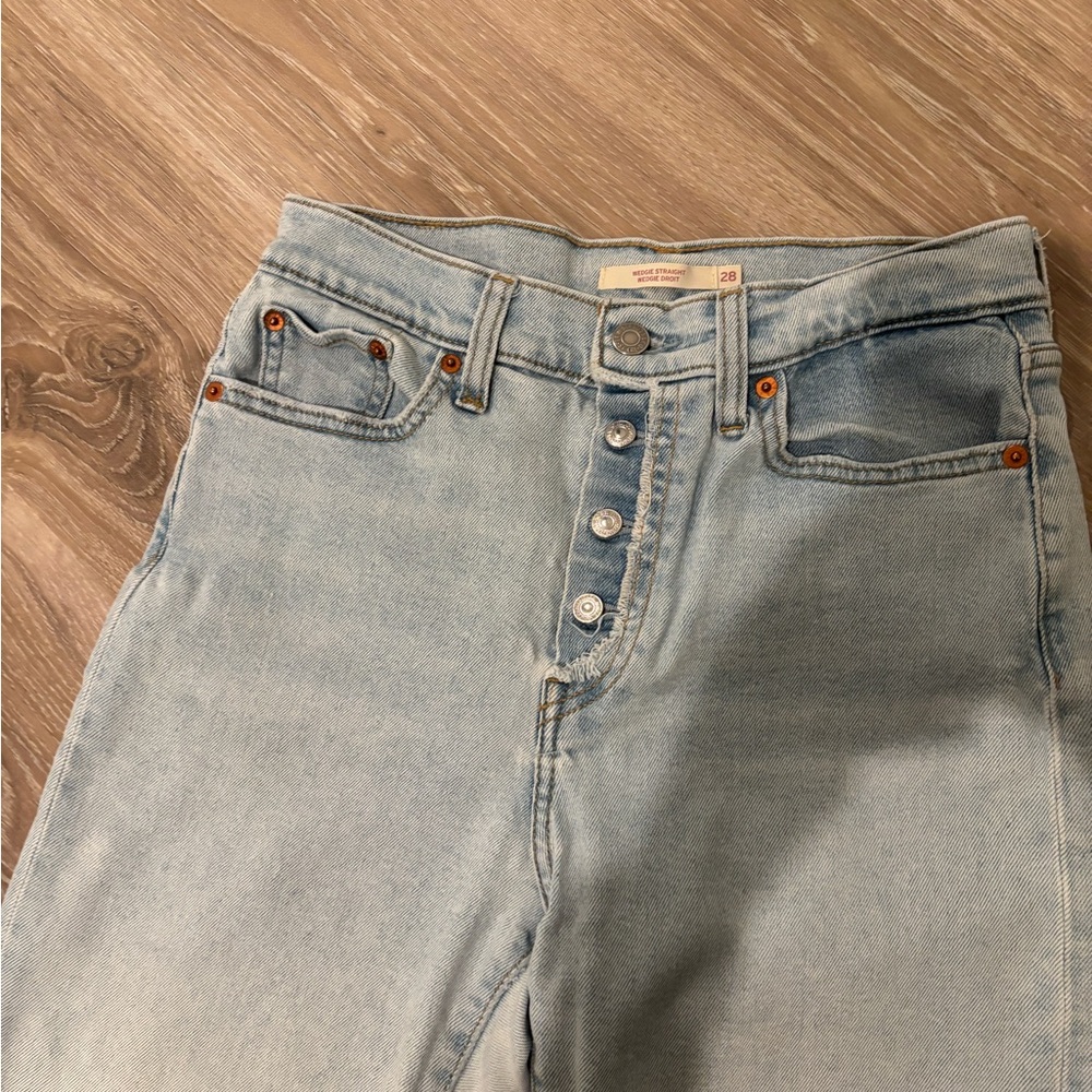 Levi’s Wedgie Straight Jeans - Picture 4 of 7